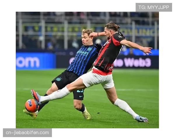 即时报道:AC米兰vs国际米兰,吉鲁与劳塔罗·马丁内斯在中场的激烈拼抢 即时报道:AC米兰vs国际米兰,吉鲁与劳塔罗·马丁内斯在中场的激烈拼抢